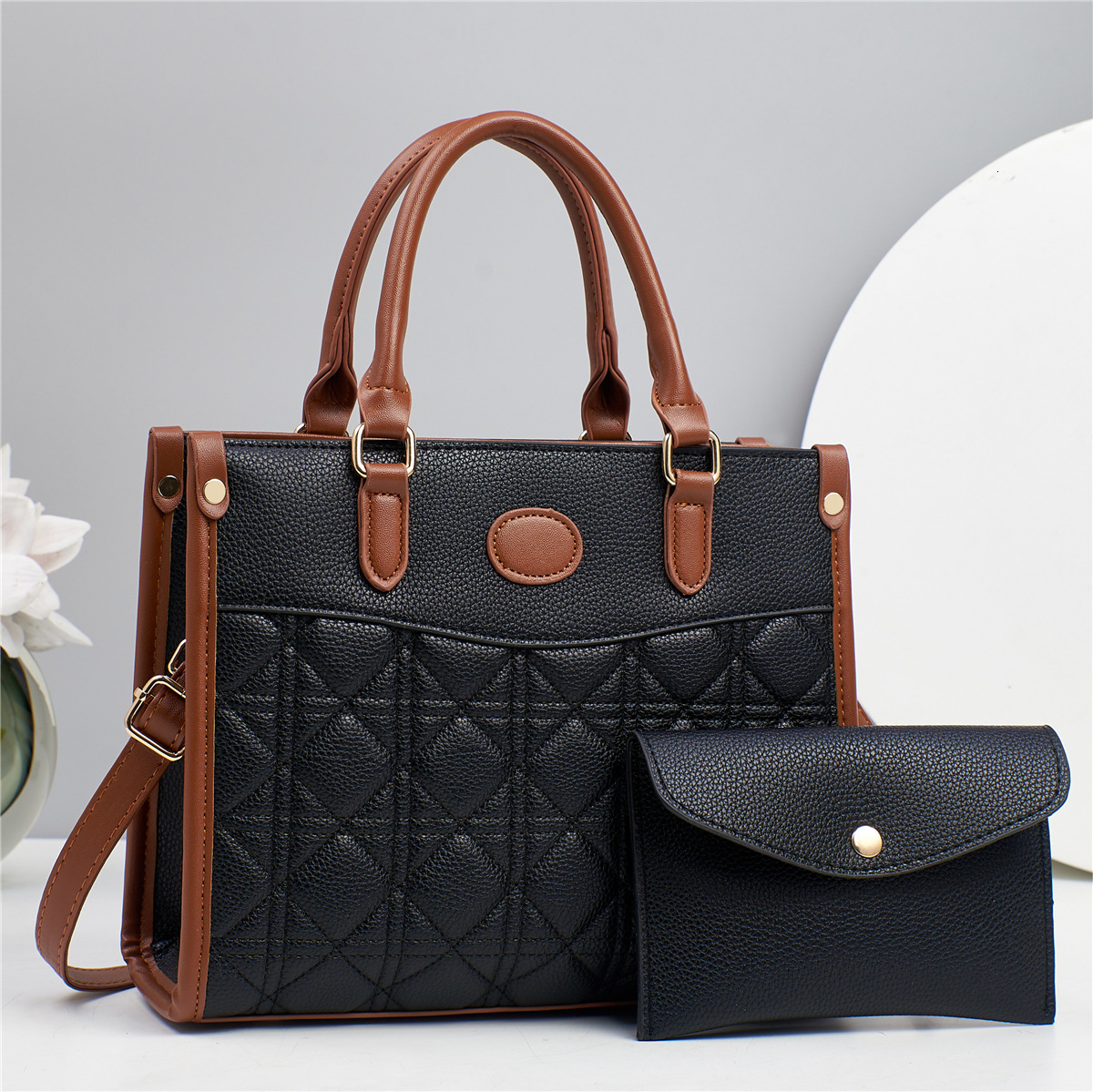 Free shipping on 2025 new designer bags letter large capacity fashionable and trendy women's bag single shoulder diagonal cross handbag
