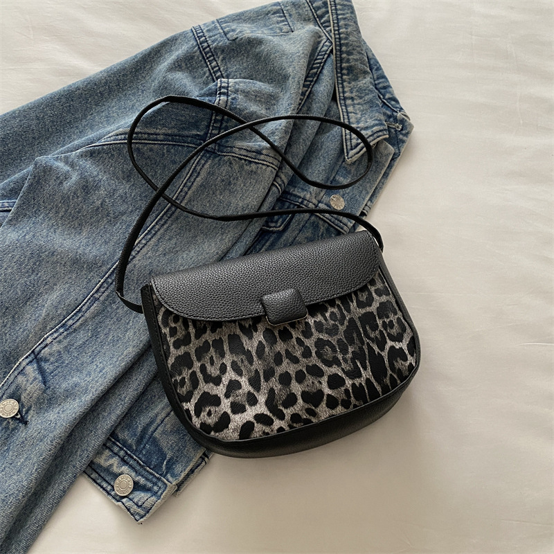 Free Delivery Designer Bag Internet Celebrity Fashion Leopard Print Single Shoulder Crossbody 2025 Winter New Versatile Ins Niche Design Stylish Saddl