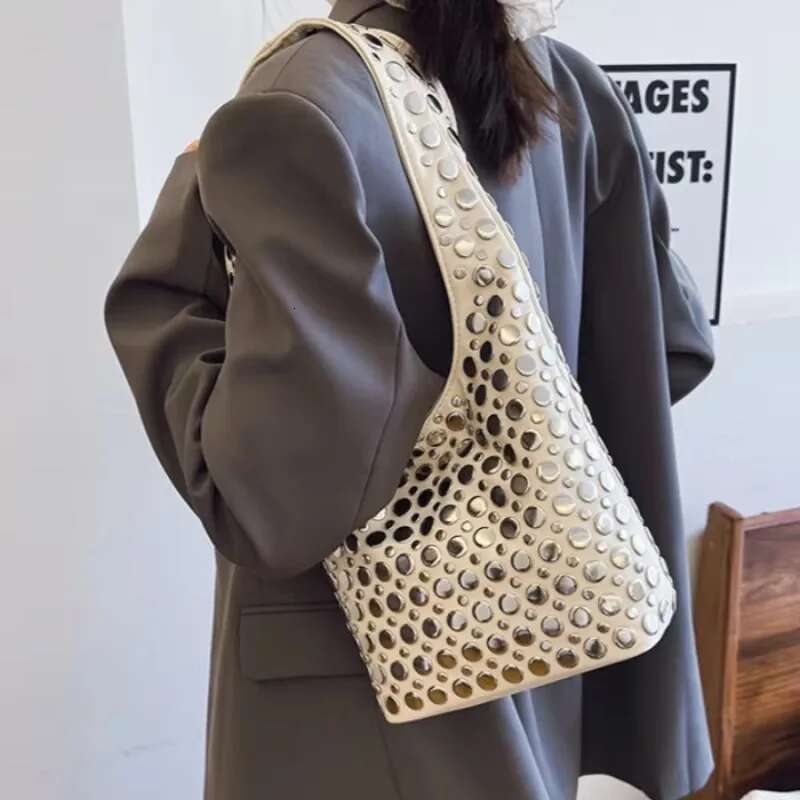 Studded Shoulder Bag Women 2025 Trend Fashion Chic Designer Handbag New In High Quality Exquisite Novelty Female Bags