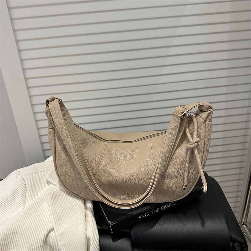 Large Capacity Leisure Dumpling Women 2025 New Style Spring And Summer Fashion Versatile Shoulder Bun For Work Commute New Free Luxury Bag Delivery De