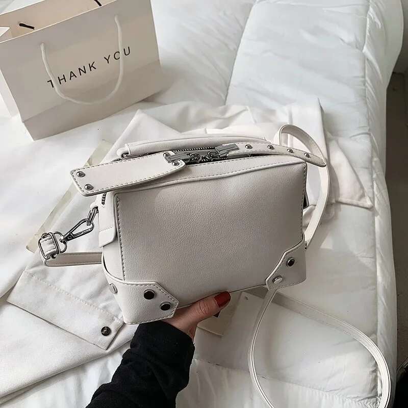 New Rivet Net Red Shoulder Fashion Solid Color Messenger Cross-Border Small Bag Women
