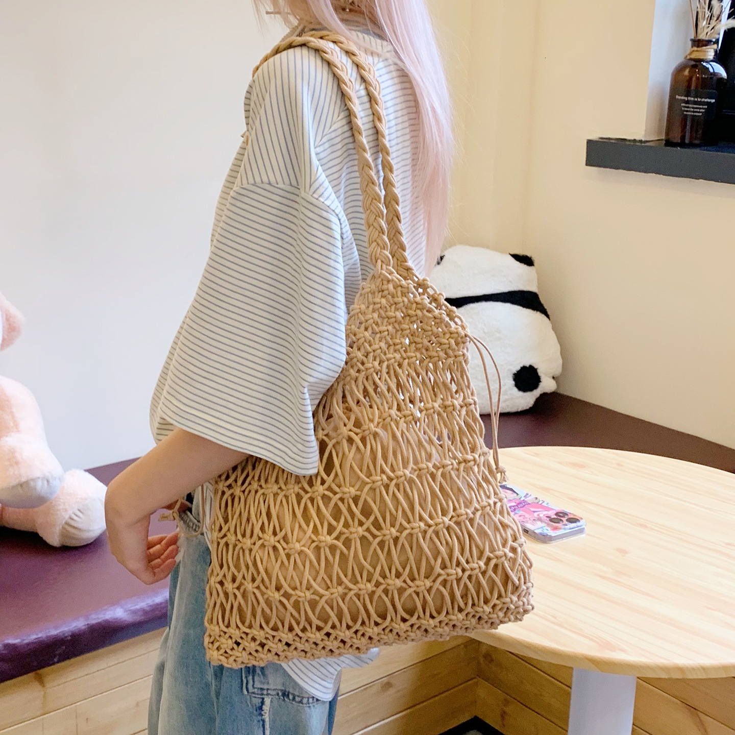 2025 Summer New Hollow Fashion Large Capacity Handheld Bucket for Women's Beach Vacation and Leisure Shoulder Bag