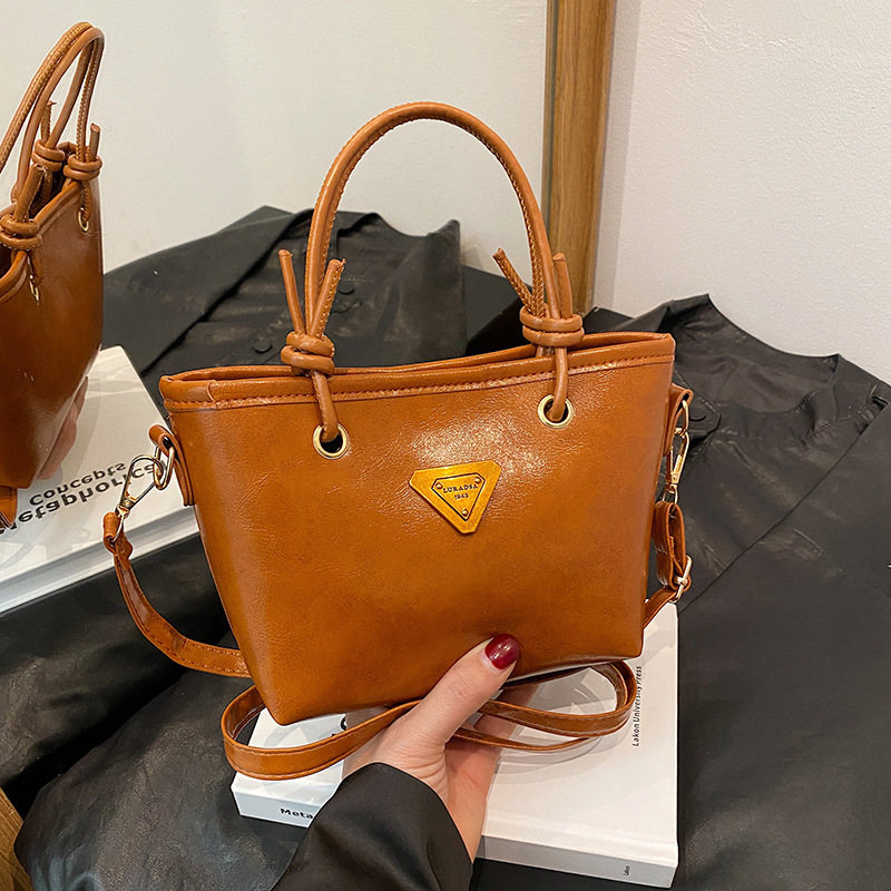 Free Delivery Designer Bag Instagram Handheld For Women 2025 Winter Small Bucket Versatile Single Shoulder Crossbody Commuter Women's Bag Luxury 