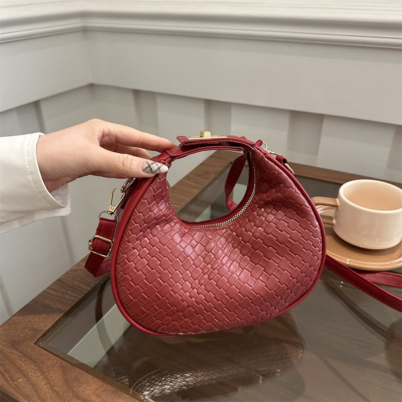 Free Delivery Designer Bag 2025 Winter Fashionable Handheld Single Shoulder Crossbody For Women Simple And Casual Trendy Western Moon Bag Luxury Bag