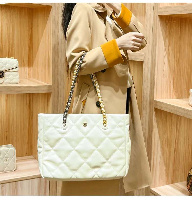 Fashionable Leather Girly Crossbody Simple Lingge Women's Shoulder Vintage Girl Chain Bag Metal Trim Cowhide Material