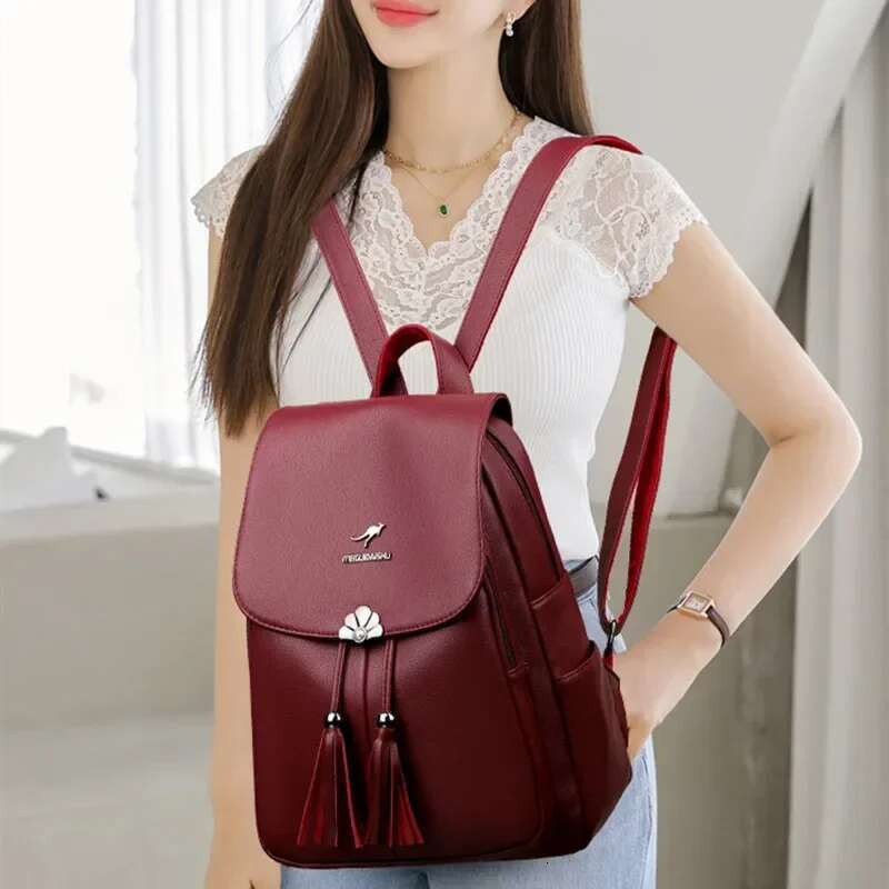 Fashon 2025 New Large Capacity Soft Leather Student Backpack Outdoor Travel School Bag For Women
