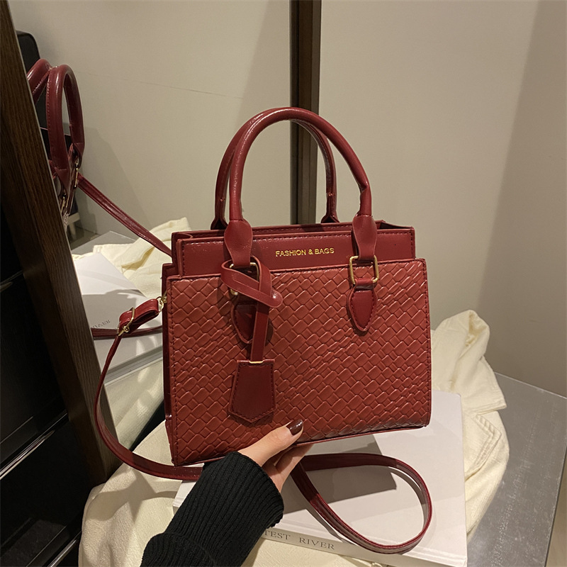 High Quality Texture Handbag For Luxury Bag Women 2025 New Korean Version Diamond Grid Bridal Spring Summer Single Shoulder Crossbody New Free Deliver