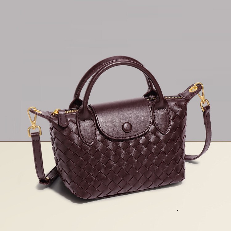 New handmade dumpling bag, fashionable bucket bag, new minimalist women's crossbody bag, high-end texture, trendy diamond grid woven bag, versati