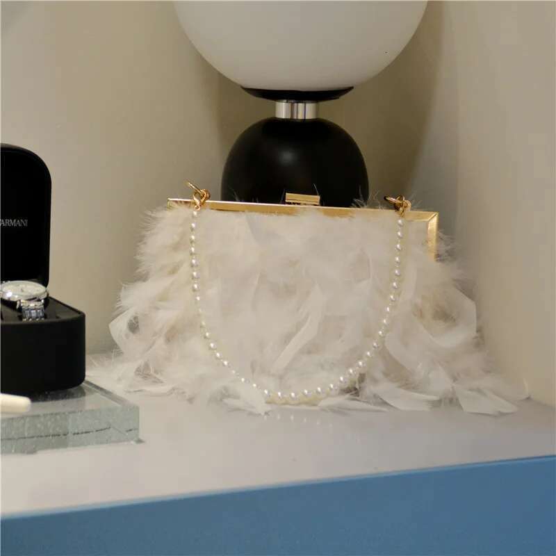 Fashion Turkey With Pearls Handles Handbag Clutch Designer Woman Faux Fur Crossbody Shoulder Feather Bridal Bag