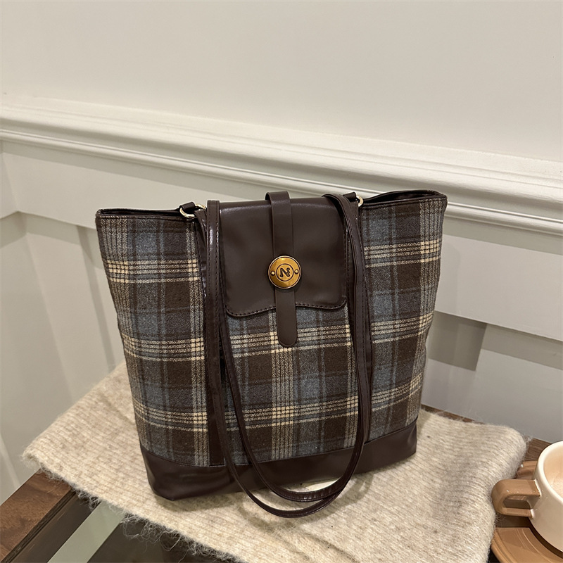 Free Delivery Designer Bag Large Capacity Checkered Tote For Women 2025 New Versatile Shoulder Casual Travel Backpack Luxury Bag