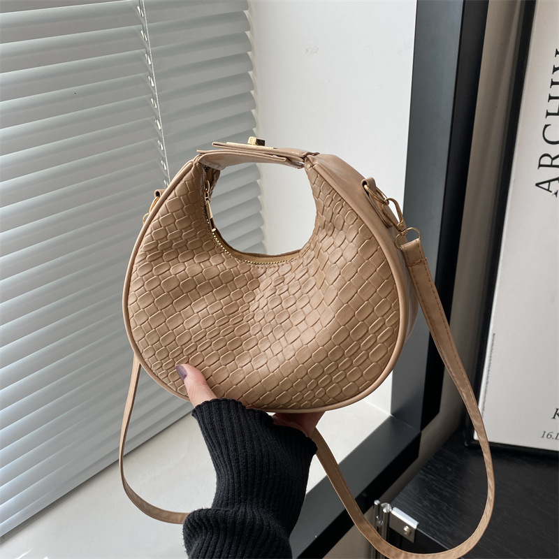 Free Delivery Designer Bag 2025 Winter Fashionable Handheld Single Shoulder Crossbody For Women Simple And Casual Trendy Western Moon Bag Luxury Bag