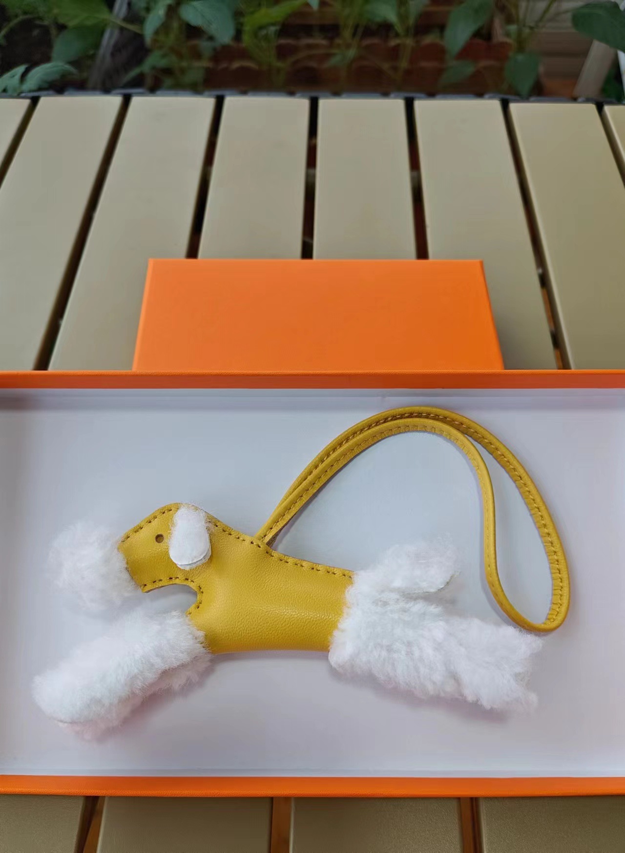 Designer key ring chain Lanyards accessories luxurious high-quality foxhound wool puppy bag pendants fur one-piece car hanging keychain 111