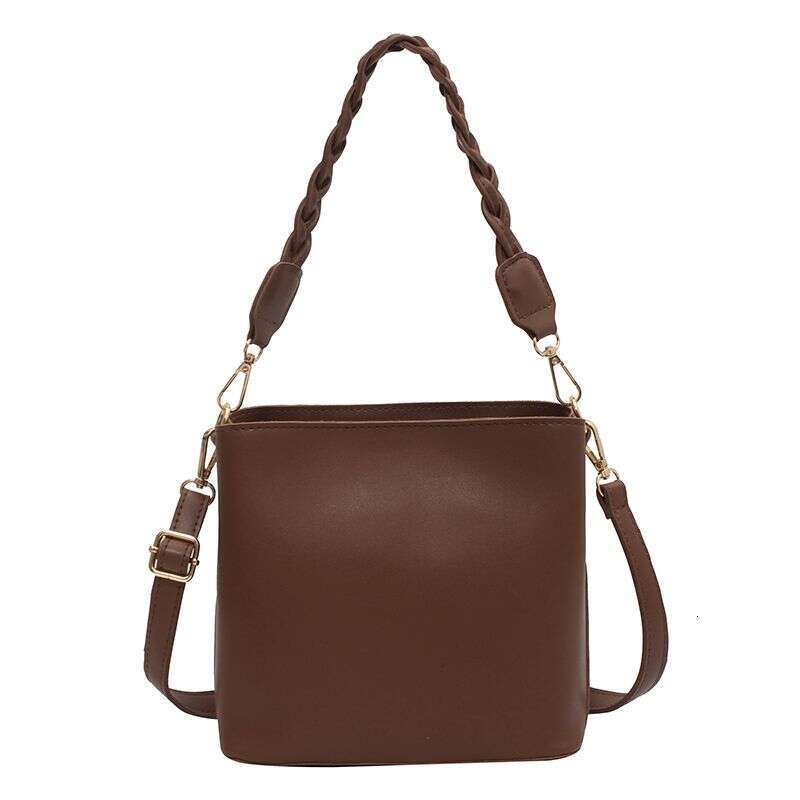 Internet celebrity small women's 2025 new trendy and fashionable versatile single shoulder crossbody armpit bucket bag