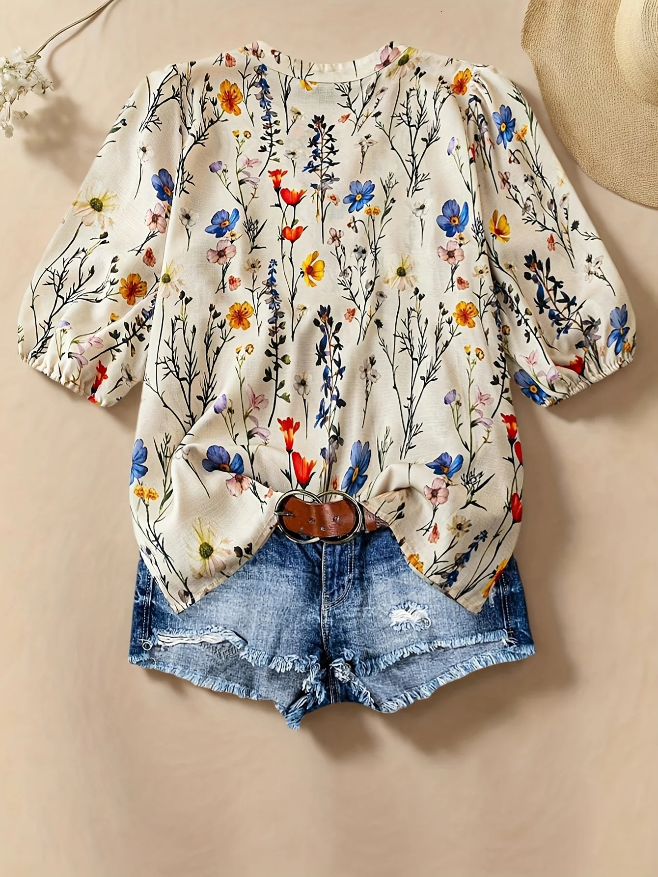 Summer Womens Printed V Neck Puff Sleeve Casual Shirt Exquisite and Elegant Fashionable Print Suitable for Everyday Wear 250515