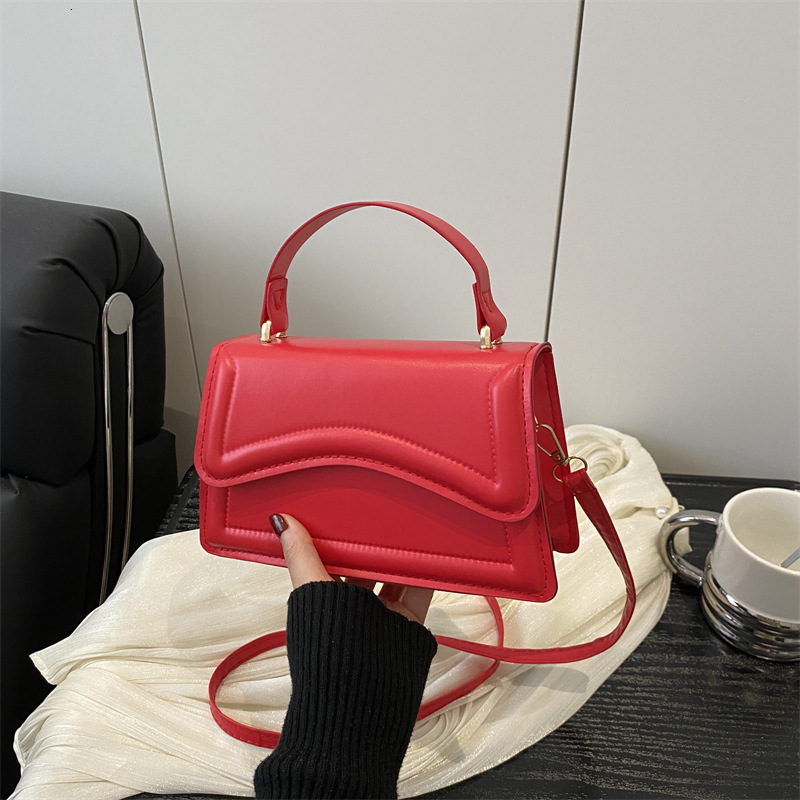 Spring 2025 New New Free Delivery Designer Bag Fashionable Luxury Bag Simple And Niche Design Small Square Casual Handbag Popular Westernstyle Diagona