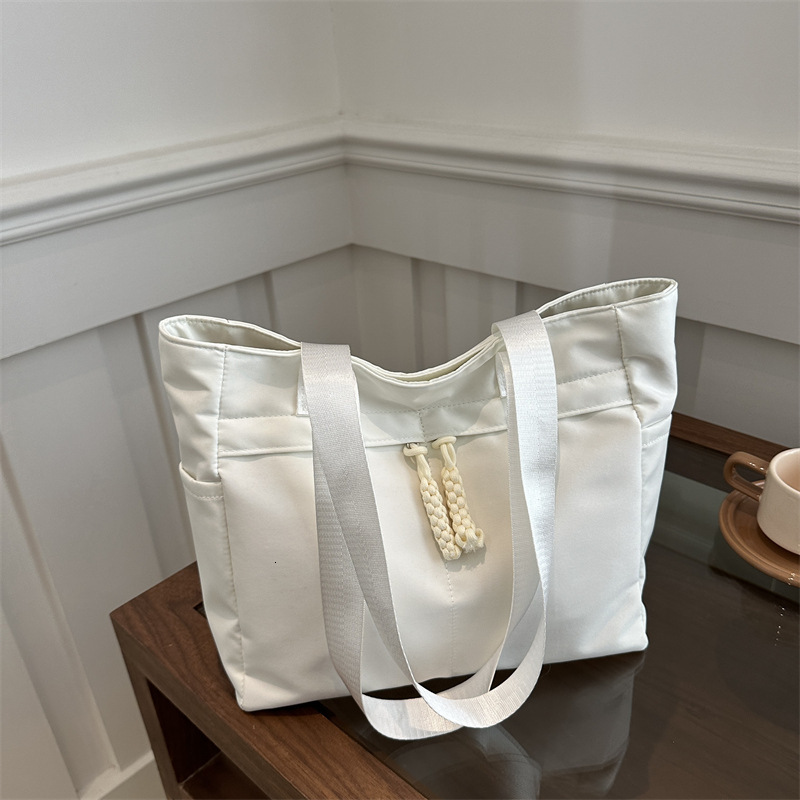 Free Delivery Designer Bag Canvas Women's Large Capacity Tote Crescent Armpit Single Shoulder Makeup Fashionable Backpack File Luxury Bag