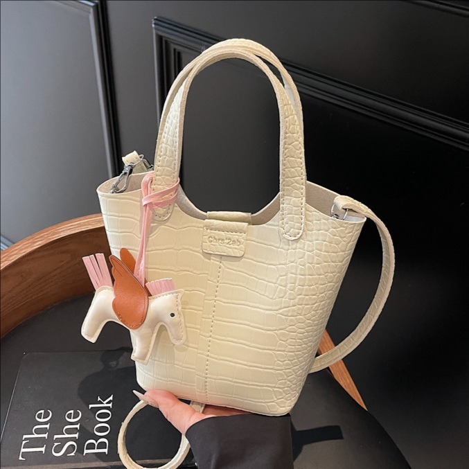 Crocodile Pattern Fashion Handheld Small Bucket for Women 2025 New Style Super Popular Versatile Large Capacity Single Shoulder Crossbody Bag