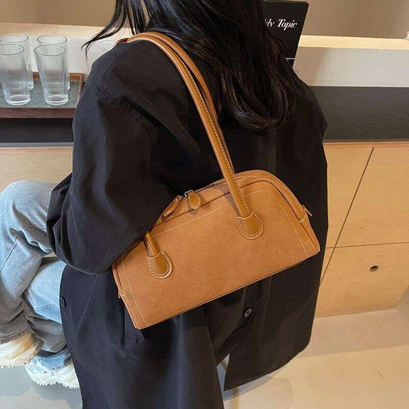Advanced large capacity French new armpit autumn/winter 2025 commuting single shoulder hand-held fashionable pillow bag