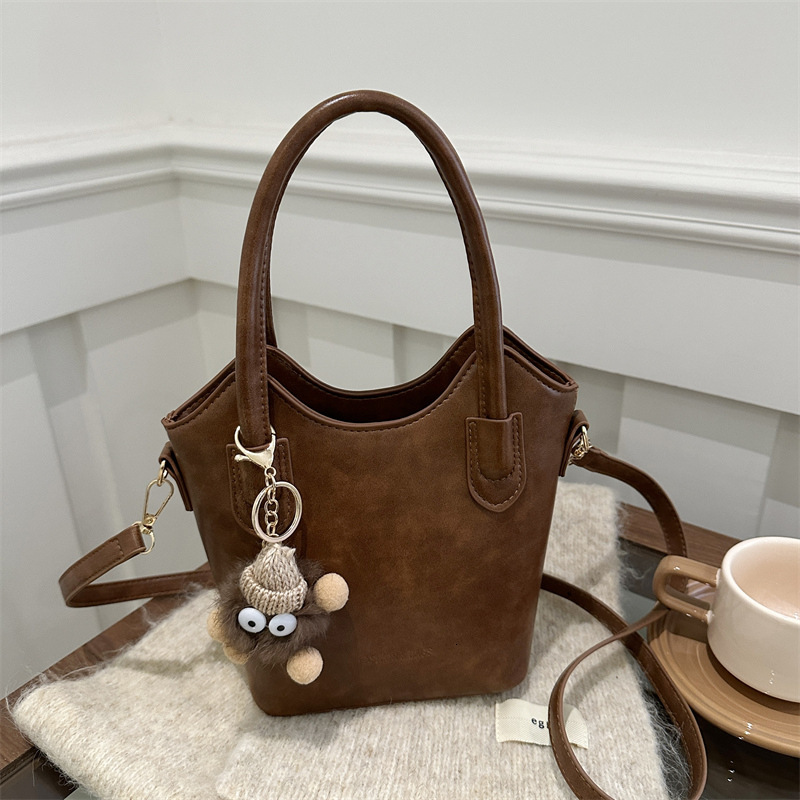 Free Delivery Designer Bag This Year's Popular Are Versatile For Women In Autumn And Winter 2025 New Crossbody With High End Feel Hand Held Bucke