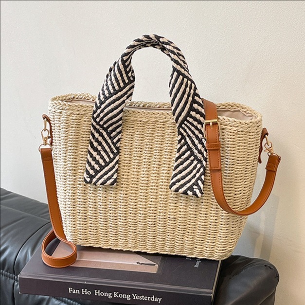 Instagram hand woven handbag for women in summer 2025, new Korean version fashionable and artistic style single shoulder crossbody bag