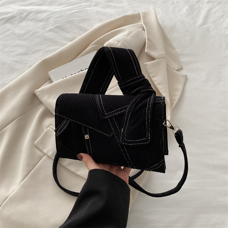 Korean Version Women's Bag 2025 New Free Delivery Designer Bag New Splicing Shoulder Crossbody Highend Sense Contrasting Luxury Bag Color Handhel