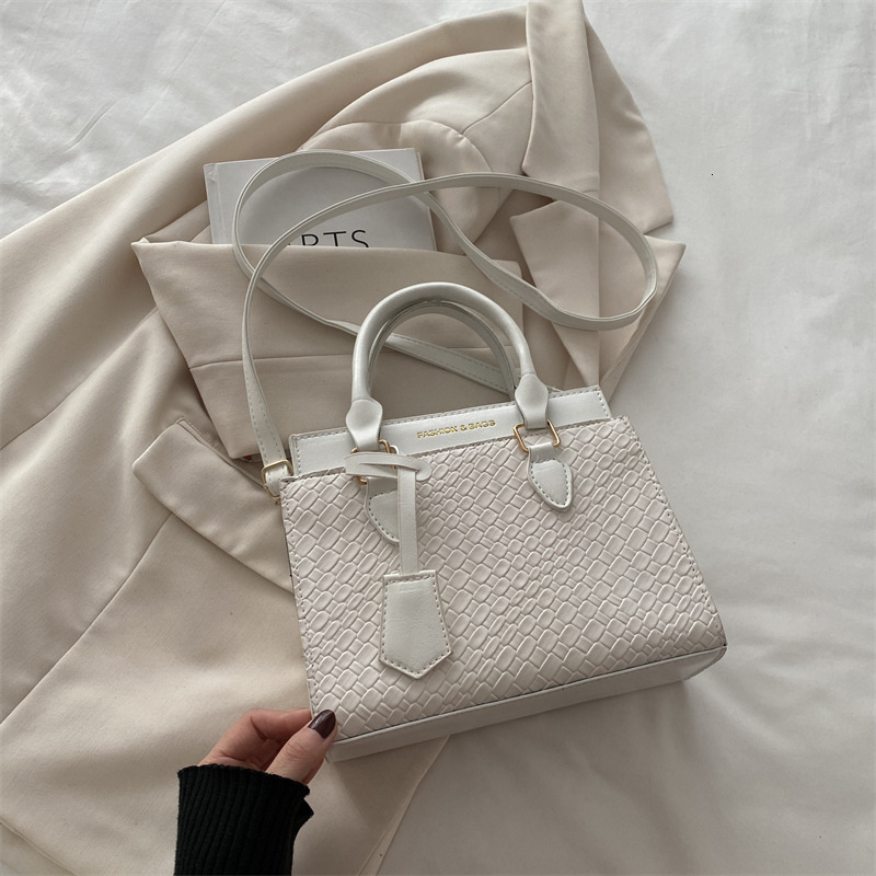 High Quality Texture Handbag For Luxury Bag Women 2025 New Korean Version Diamond Grid Bridal Spring Summer Single Shoulder Crossbody New Free Deliver