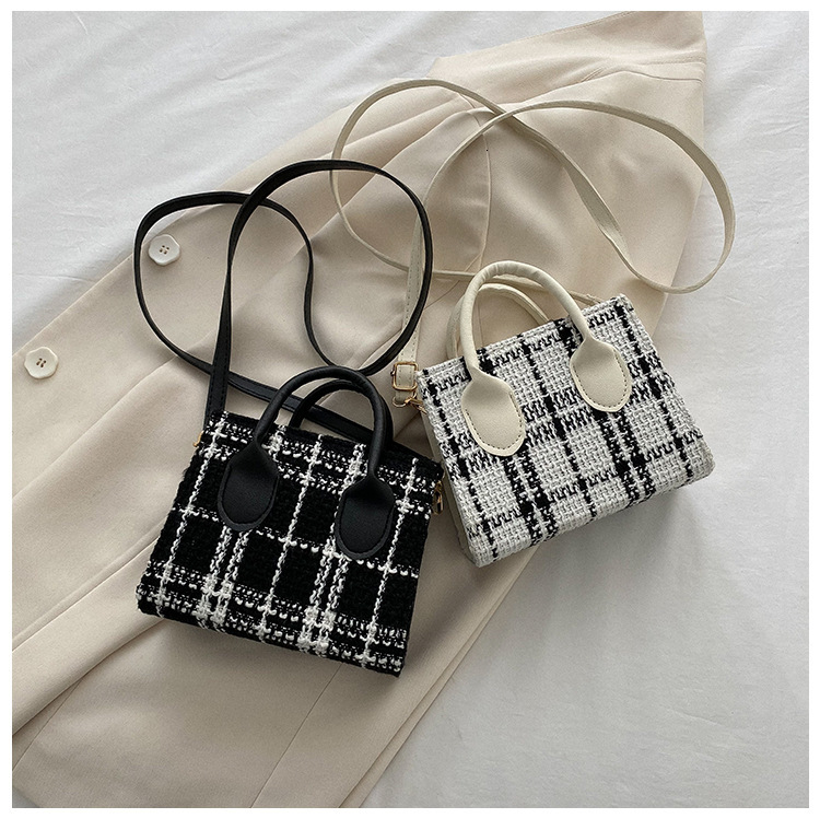 Top quality brand, high-end new free designer bag, fashionable new women's small fashion plaid shoulder cross bag, lightweight and simple tempera