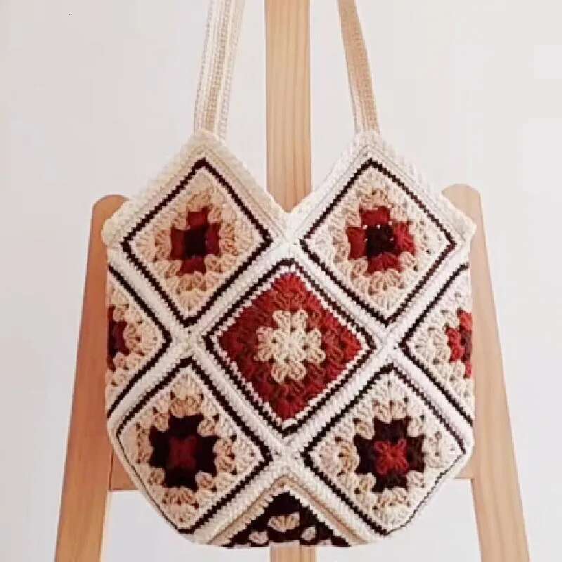 Handmade Crochet Shoulder Bag, Handbag, Suower Pattern, Beautiful And Generous, With Lining For Easy To Use