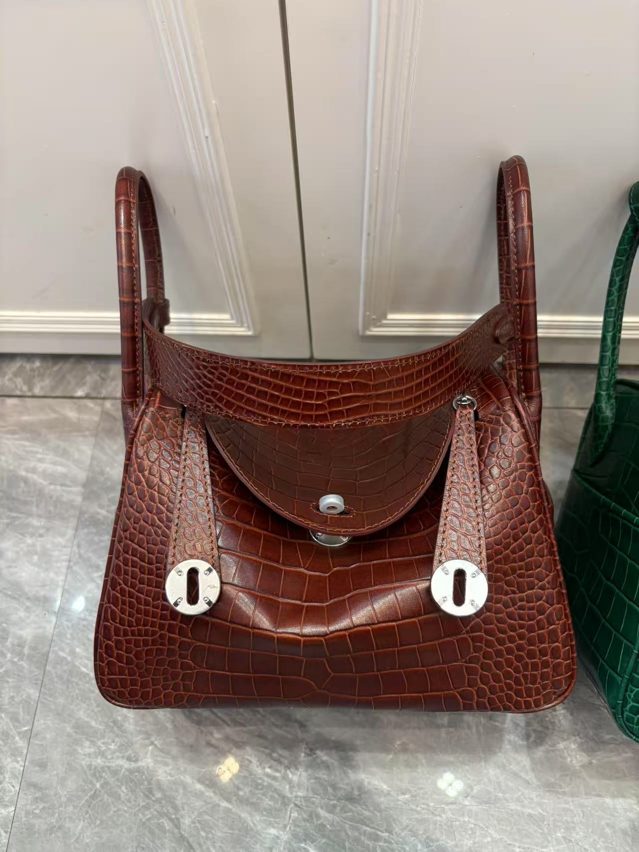 2025S designer genuine leather crocodile belly handbag casual brown shoulder fashionable trend crossbody bag women bag