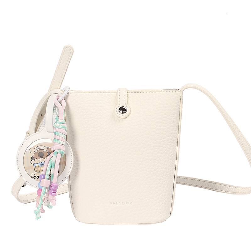 2025 new Korean version solid color bucket for women, fashionable, simple commuting shoulder bag, stylish and versatile crossbody bag
