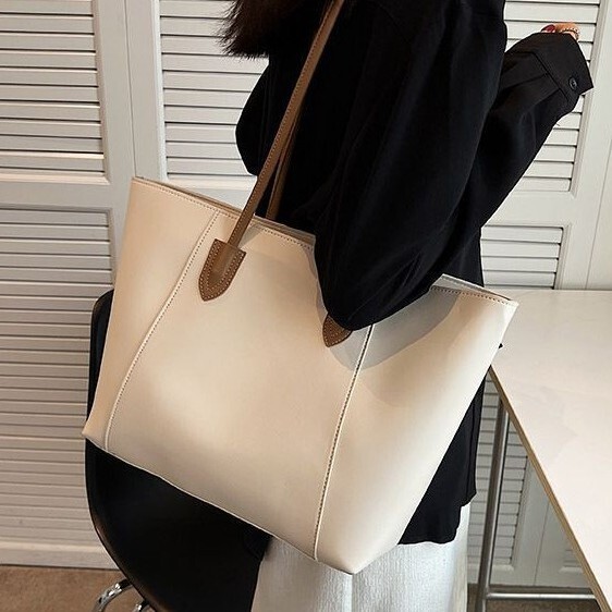 New designer bag with large capacity 2025 new Korean version designer shoulder bag, high-quality student class commuting computer bag, mother bag