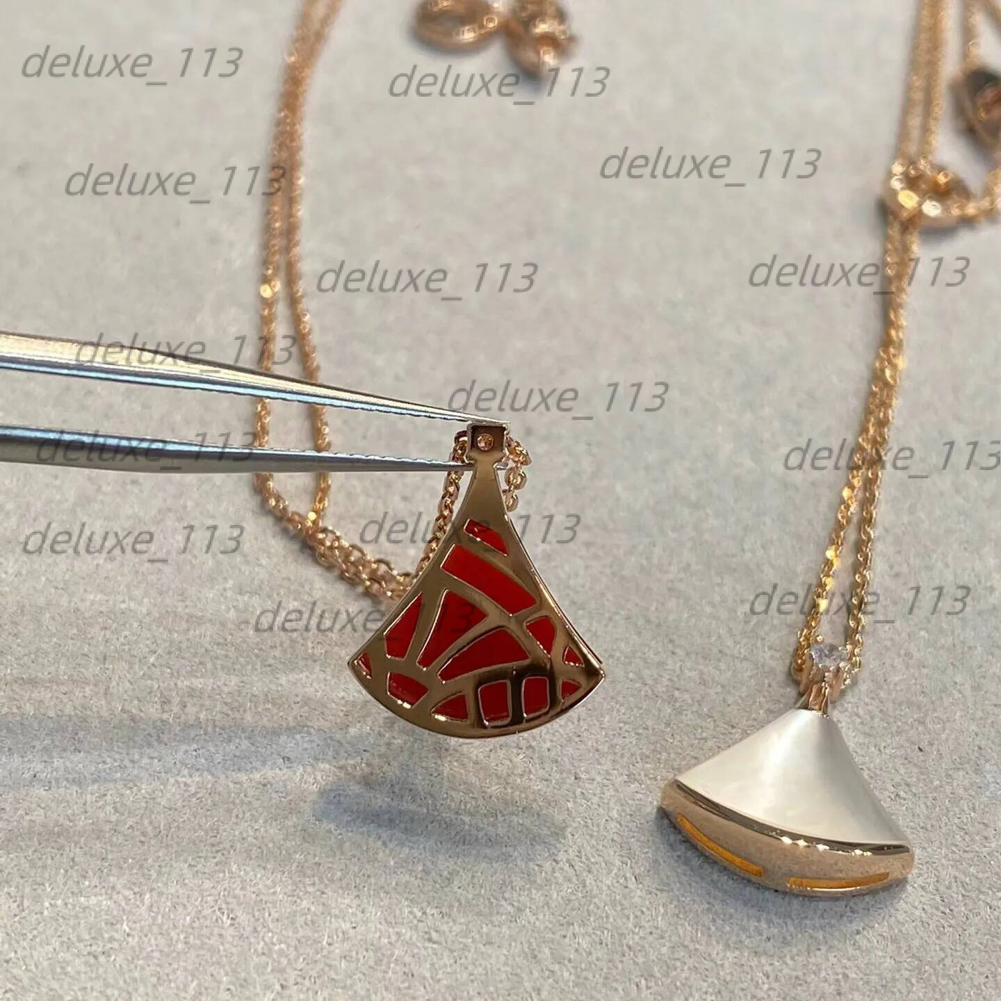 S Small Skirt Necklace For White Mother In Law Scalloped Rose Gold Pendant Collarbone Chain Designer Jewelry Women
