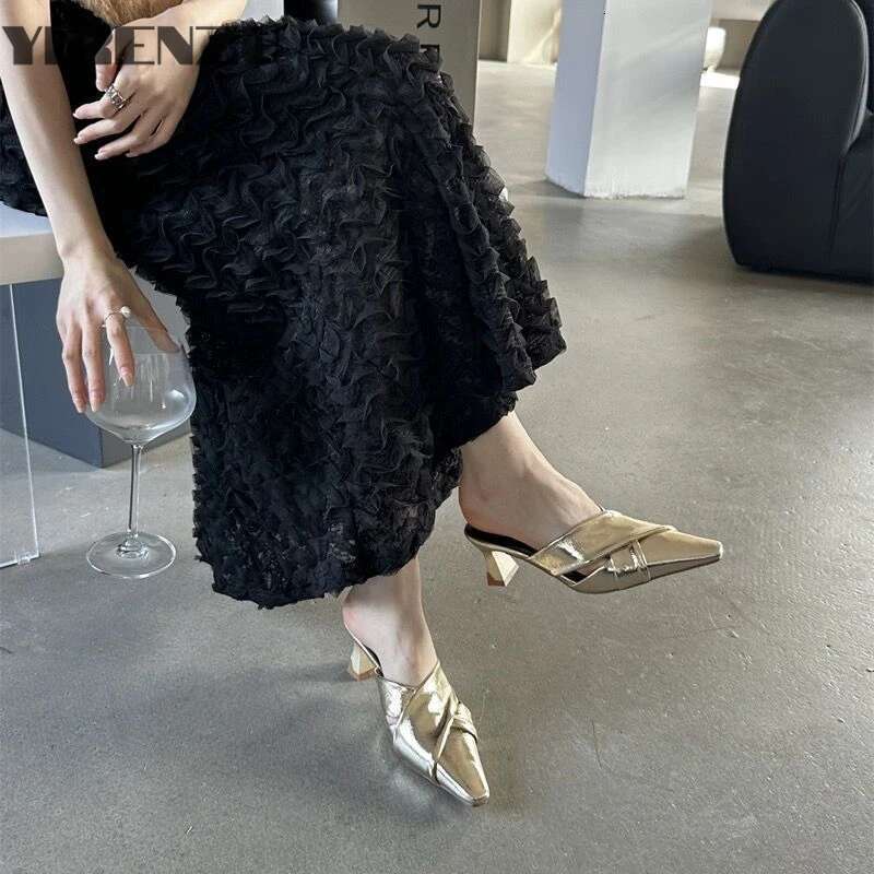 New Pointed-toe Sexy Elegant Fashionable Women's Shoes with Shallow Mouth and Hollow Breathable/Comfortable Slippers