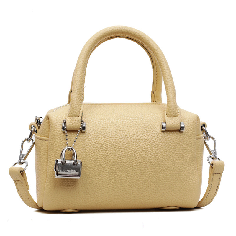 Advanced Western style Light Luxury Handheld Pillow for Women 2025 New Fashionable and Versatile Exquisite Super Hot Single Shoulder Crossbody Bag
