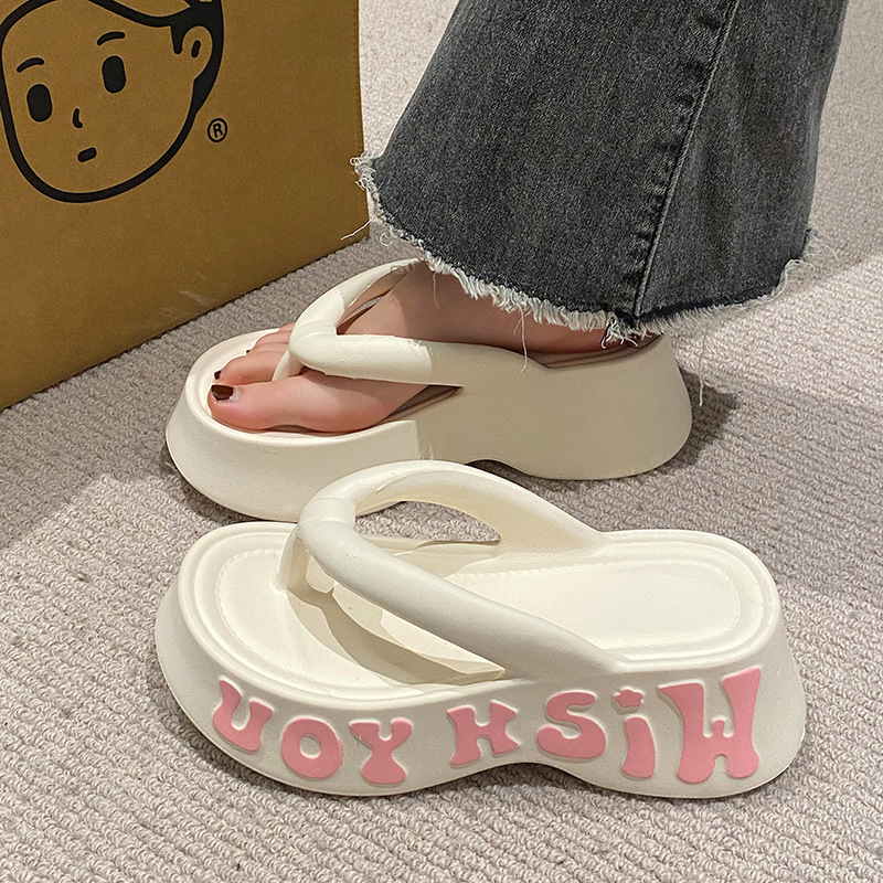 free shipping designer Slippers new summer breathable and comfortable sandals Casual black white Flip Flops for woman