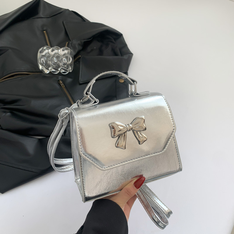 Free Delivery Designer Bag Women's 2025 New Solid Color Texture Fashionable Flip Shoulder Crossbody Winter Stylish Hand Held Small Square Luxury 