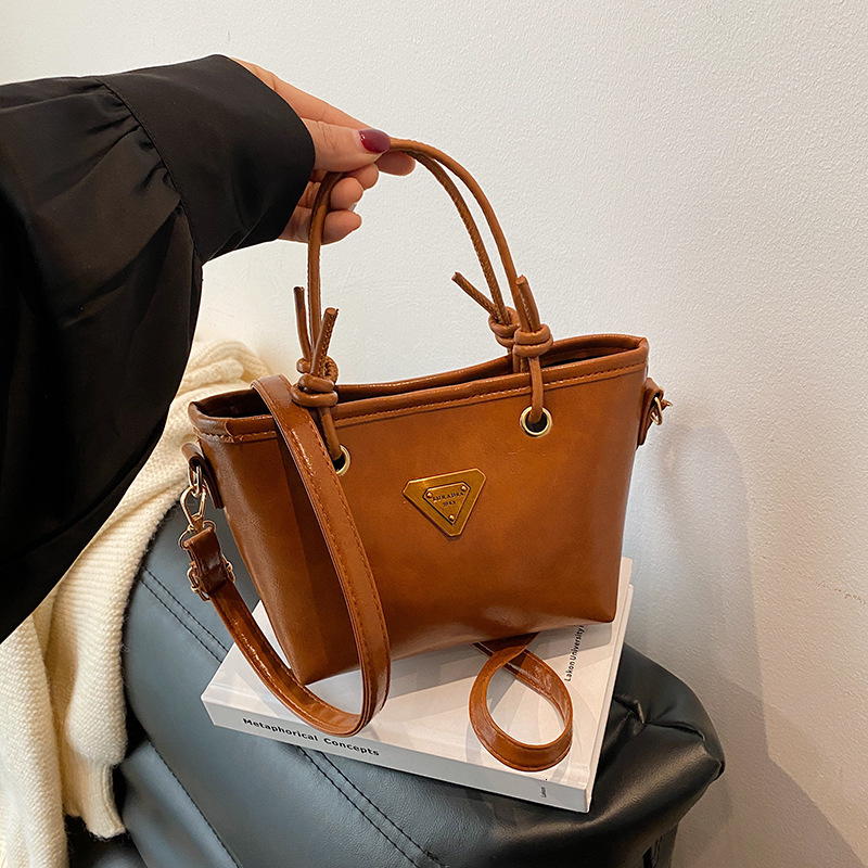 Free Delivery Designer Bag Instagram Handheld For Women 2025 Winter Small Bucket Versatile Single Shoulder Crossbody Commuter Women's Bag Luxury 