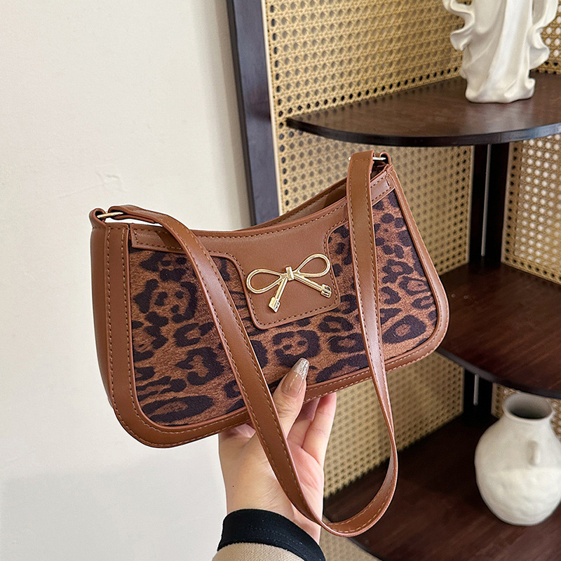Free Delivery Designer Bag End Ladies' Large Capacity Women's New Model 2025 Niche Design Casual Commuting Winter Shoulder Luxury Bag