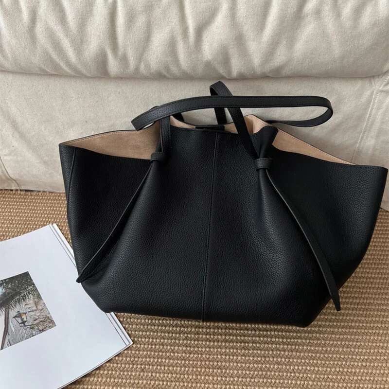Top Layer Cowhide Large Capacity Tote Leather Women's Fashion Bat Commuter Carrying Wings Bag