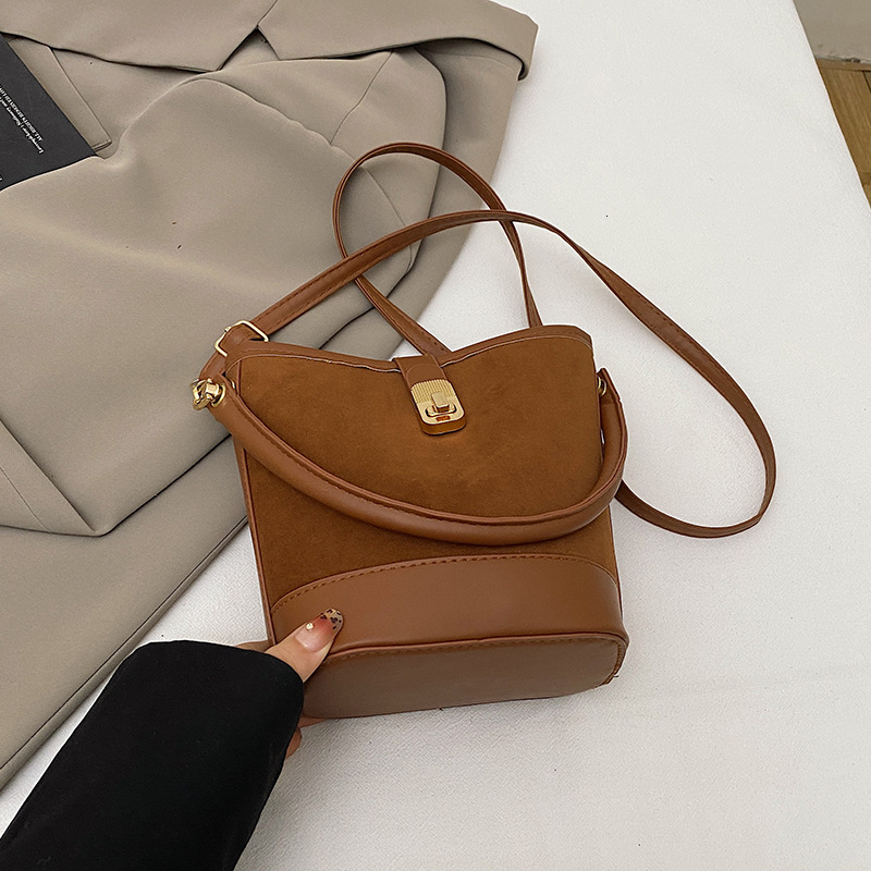 Free Delivery Designer Bag Casual Handheld Small Bag For Women 2025 Fashionable And Versatile Bucket Bag Niche Design Contrasting Color Crossbody Luxu