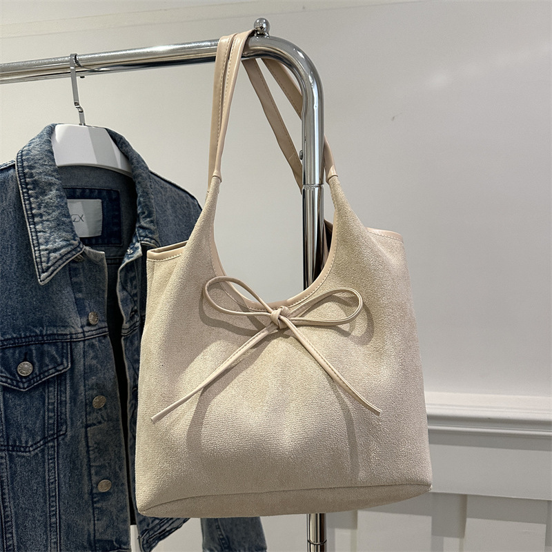 Free Delivery Designer Bag Outdoor Fashion Large Capacity Tote For Women 2025 New Autumn And Winter Style Armpit Niche Bow Single Shoulder Luxury Bag