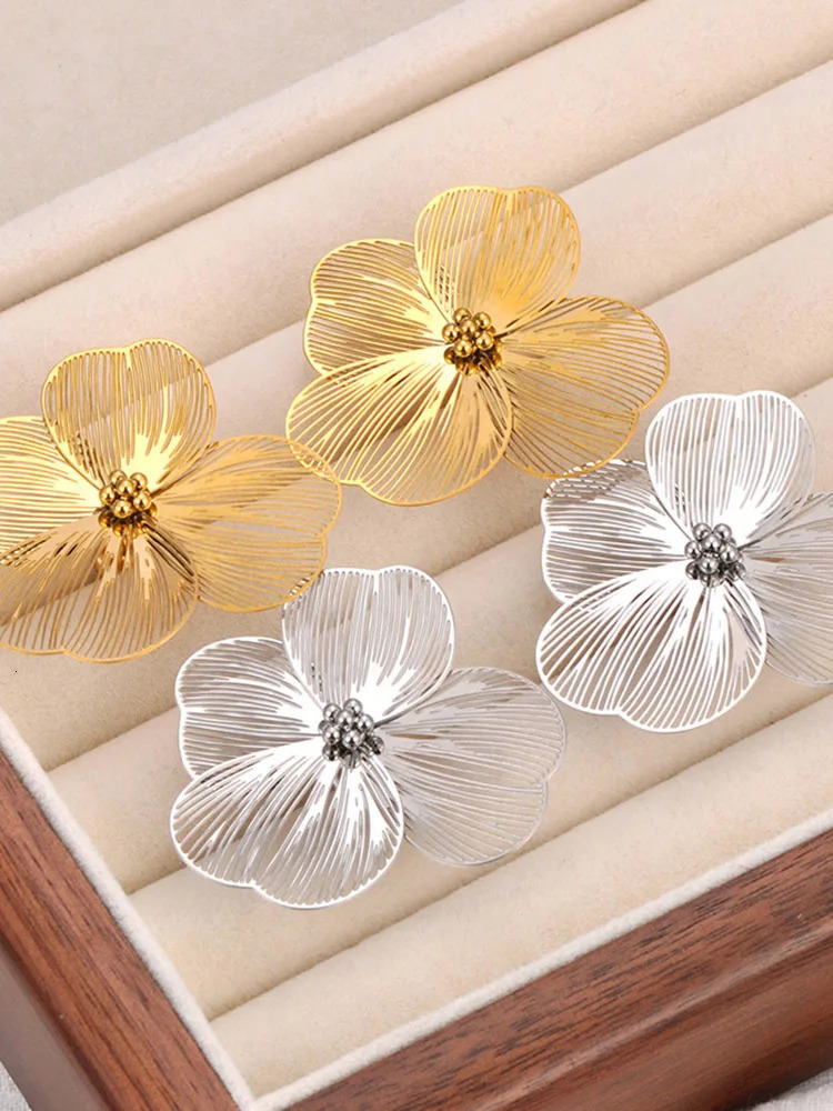 Lokaer Fashion 316L Stainless Steel Four Petals Flower Stud Earrings PVD Gold Plated Daily Handmade Jewelry for Women E24196 250515