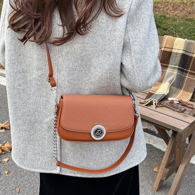 2025 Women's Fashion Shoulder Bag Free Shipping Designer Flip Top High Quality Contrastive Color Handbag Multi Functional Commuter Crossbody Bag 
