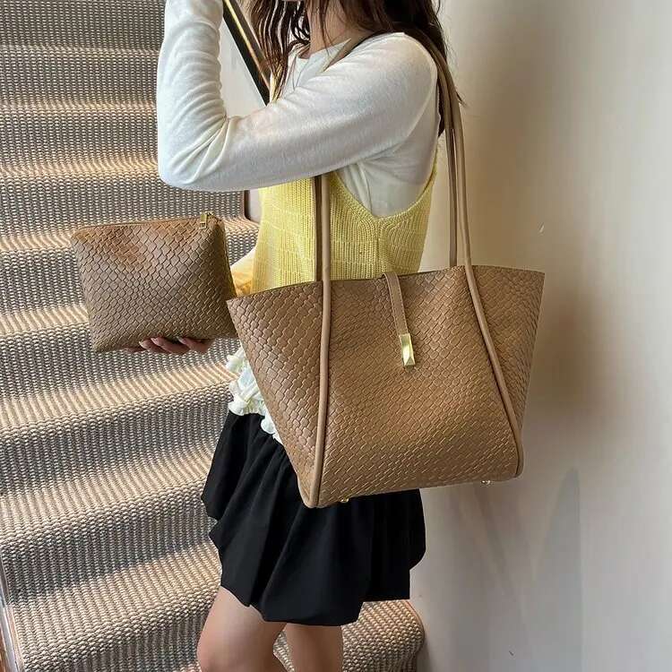 2025 Summer New Tote This PU Shoulder Bag Is In Line With The Latest Fashion Trends, Featuring A Korean Niche Design