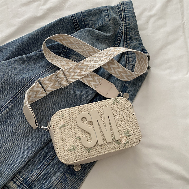 Texture Camera Women's Spring And Summer New Free Delivery Designer Bag Grass Woven Luxury Bag Fashionable Bag 2025 New Wide Shoulder Strap Cross