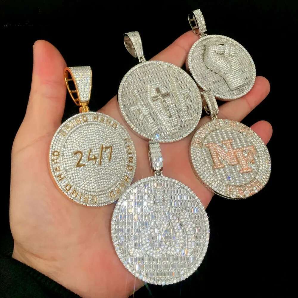 Necklaces Iced Out Bling Round Letter Pendant Necklace Gold Plated CZ Cubic Zirconia Badge Charm Men Fashion Hip Hop Jewelry 231205