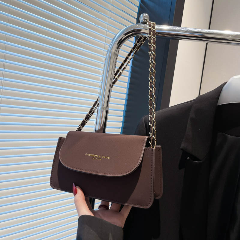 Free Delivery Designer Bag Fashionable And Versatile Crossbody Popular Women's 2025 New Single Shoulder Small Chain Winter Korean Version Tempera