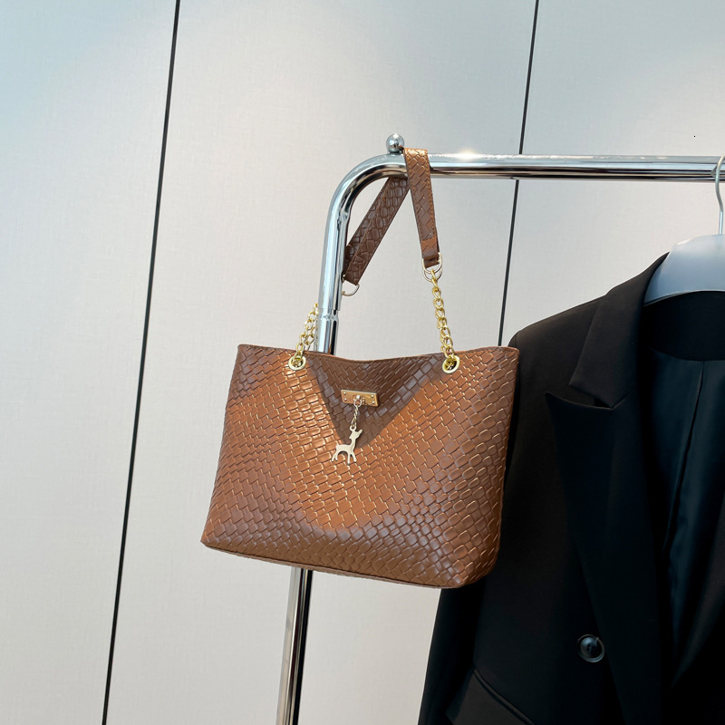 Women's Shoulder Armpit Tote Bag Casual New Free Delivery Designer Bag And Beautiful 2025 Spring New Fashion Korean Version Luxury Bag Simple Han