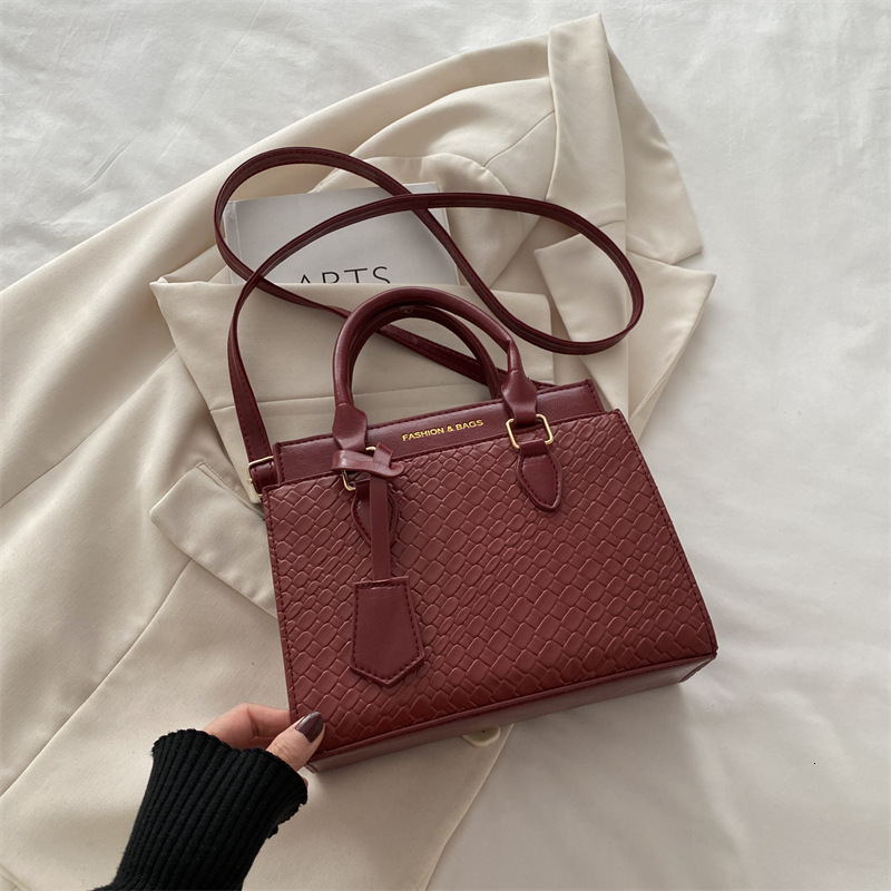 High Quality Texture Handbag For Luxury Bag Women 2025 New Korean Version Diamond Grid Bridal Spring Summer Single Shoulder Crossbody New Free Deliver