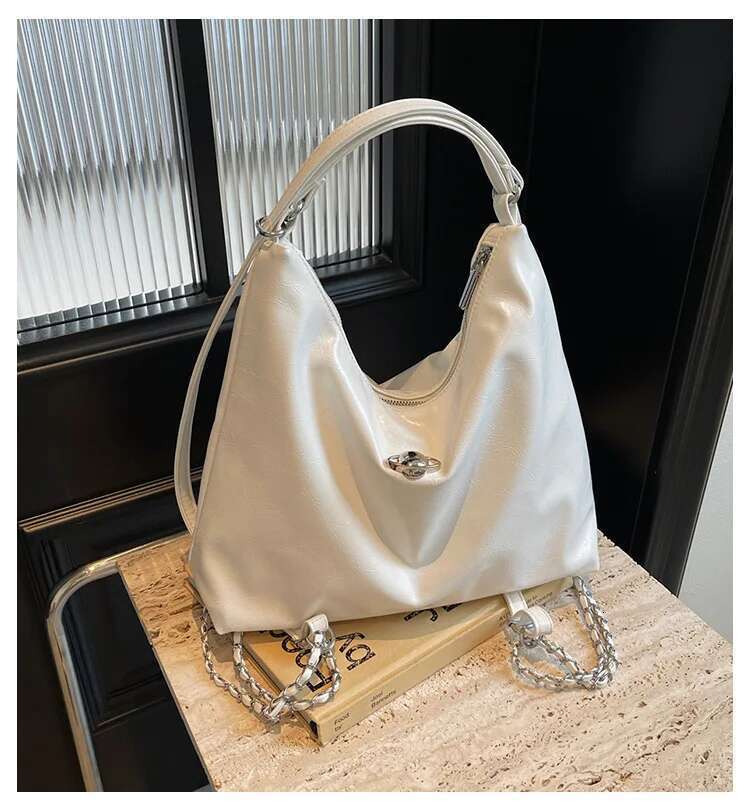 A Versatile Must-Have Commuting, Ideal For The Fashion-Forward. High-Quality Small-Niche Design Crossbody Bag